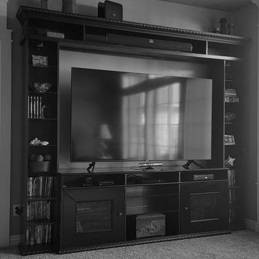 Entertainment center 