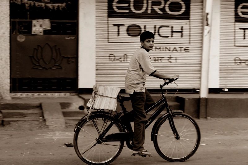 Paperboy – The neighbourhood newspaper delivery vendor