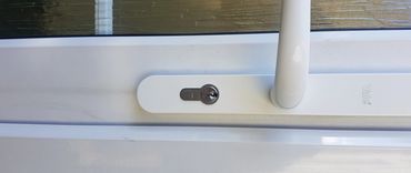 White upvc ddoor handles 