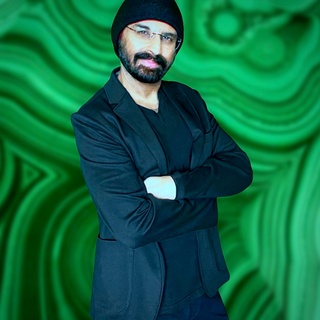 VINEET IS A RECORD BREAKING 
SINGER/AUTHOR
NEW BOOK/ALBUM OUT NOW