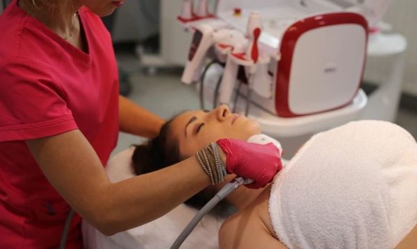 Radio frequency jawline sculpting with Thuzzle