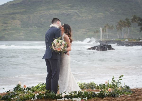 Hawaii beach wedding elope Hawaii Alohanas