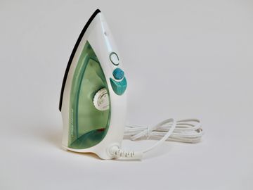Steam Iron Auto Shut-Off