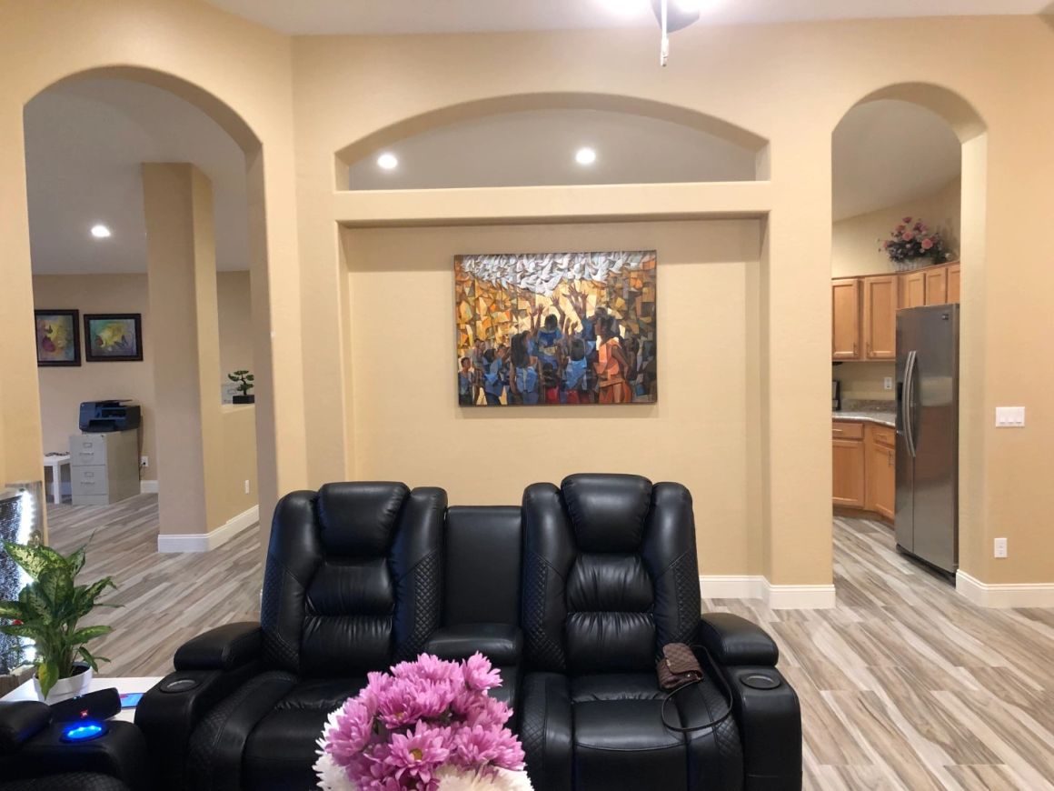 Shared living room at Marigold at Redwood Assisted Living Home.