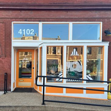 Idlehands Grooming Co. in the Shaw neighborhood of St. Louis.  Design + Advise, LLC. 
