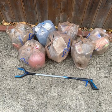 9 pounds / 7 bags of trash removed from around Mustang Creek on Dec 2, 2022