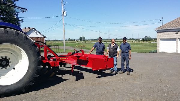 La Gratte niveleuse Wil-Be, le meilleur équipements pour tracteur pour entretenir vos chemins.