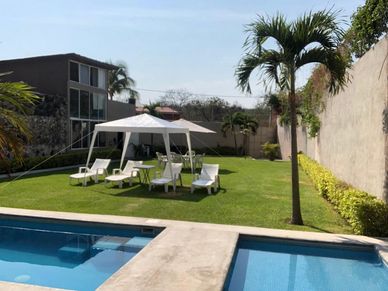 Alquila una casa vacacional en Cuernavaca y disfruta de un fin de semana relajant alberca privada.
