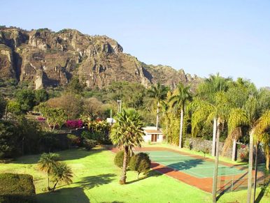 Casa en renta en Tepoztlan con alberca para fiestas y grupos grandes cancha de tennis bomba de calor