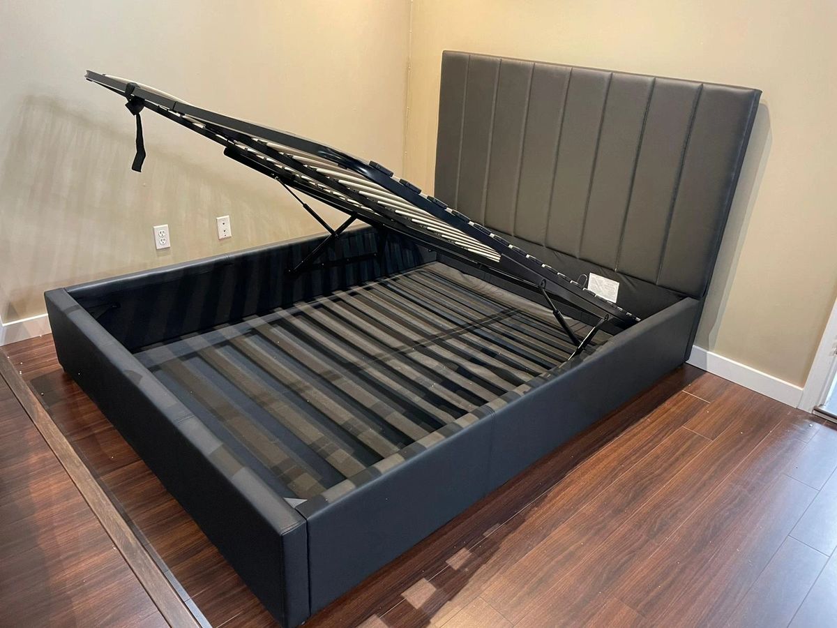 DawsonBlack / hydraulic lift up storage bedFaux Leather