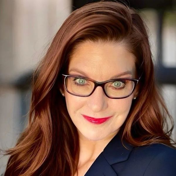 Professional mobile notary, providing notary services in DFW, including loan signing agent.