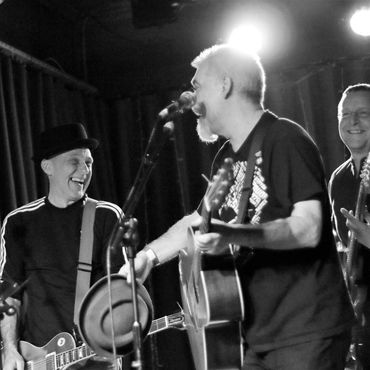 Norman Boyd, Dave McLarnon and Ali Mackenzie at a performance by Dave McLarnon’s Hat Band – essentia