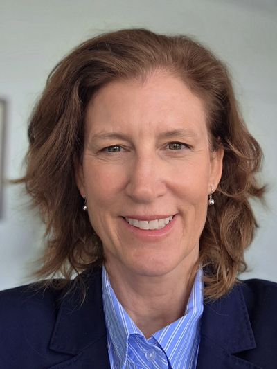 Kelly Greene, Registered Social Worker and Psychotherapist offering therapy services in Toronto.