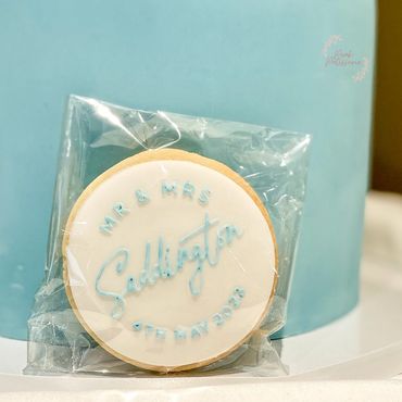 Personalised name and date biscuit