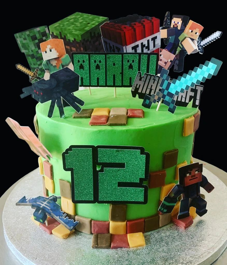 Marli cakes - Minecraft 🤎💚 . . Topo: @encantosdefesta_personalizados . .  •Encomendas e outras informações (93) 991314733 . . #minecraft #corante#chantilly#verde#marrom#bico#topodebolo#2andares#bolominecraft#cakedesign#confeitaria#marlicakes