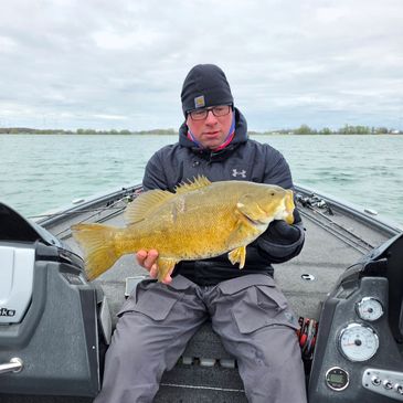 Experience the world-class trophy smallmouth bass CAPITAL of the country, Lake Ontario!