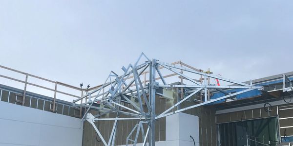 Wind deflectors built at the Sanikiluaq health center in Nunavut 