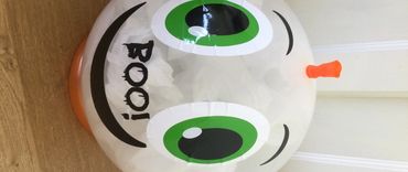 Boo Ghost has chewy sweets inside, ! Pop and Boo! 