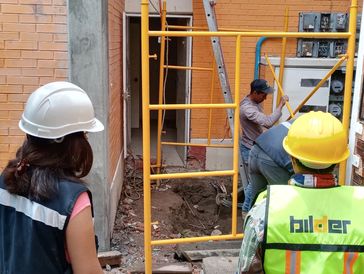 Supervisión de procesos de reforzamiento y rehabilitación estructural en edificios dañados