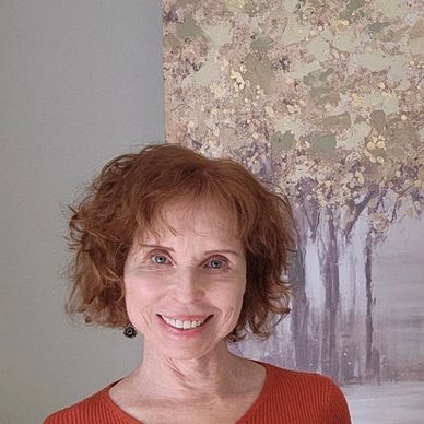 Eve Tarquino, Level 2 QHHT Practitioner, guiding a Quantum Healing Hypnosis session in San Francisco