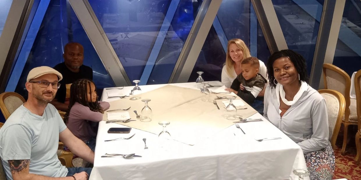 Cairo dinner cruise , Nile dinner cruise , Dinner in Cairo , Nile river dinner , Cairo nightlife