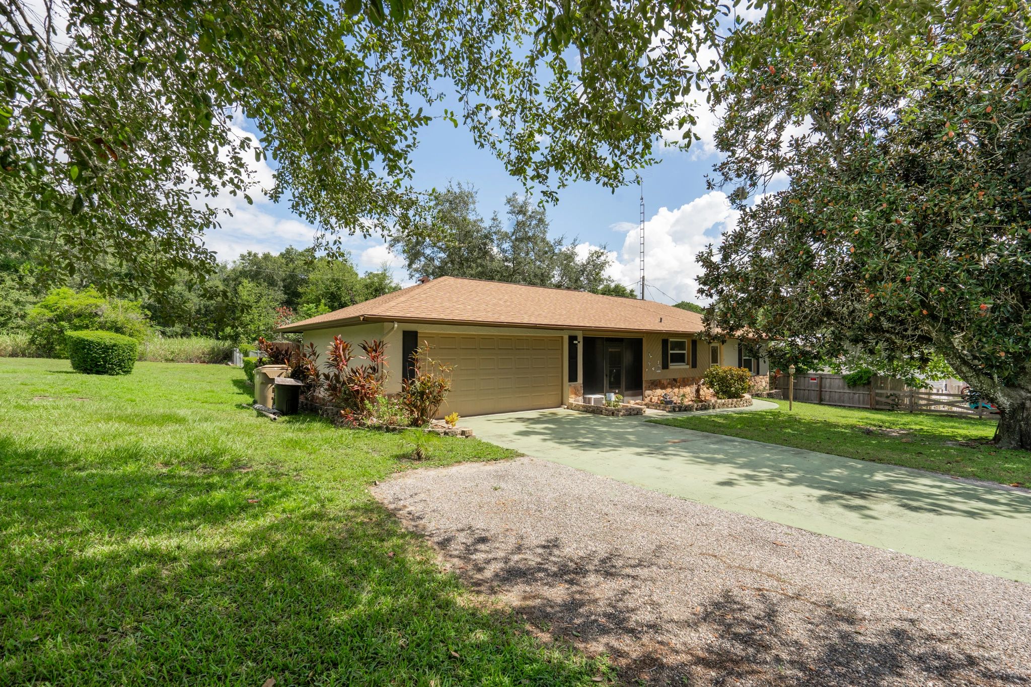 Front Exterior of 11901 Cypress Ln, Clermont, FL