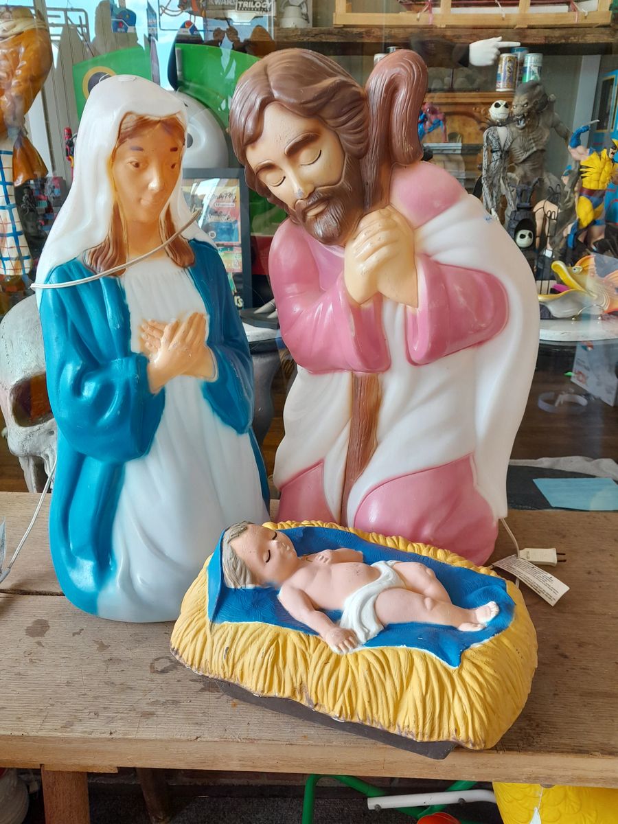 .606 nativity blow mold set painted