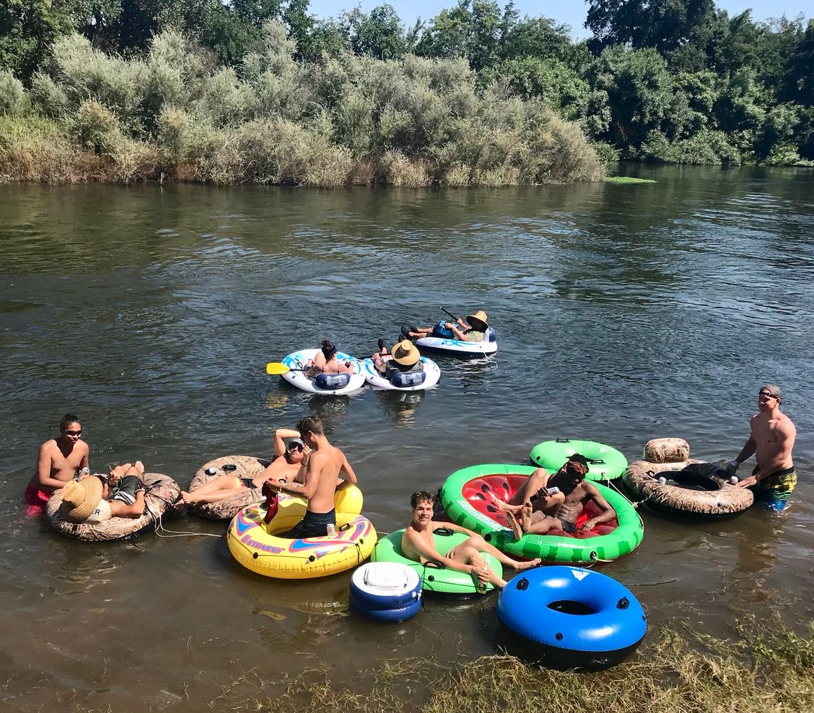 Come float on the Beautiful Kings River in Reedley, Cali 🤗