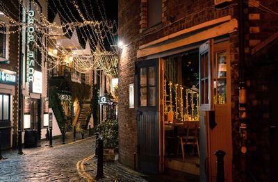 Brel in Glasgow's Ashton Lane