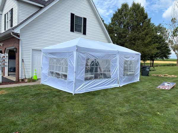 Enclosed 10x20 graduation