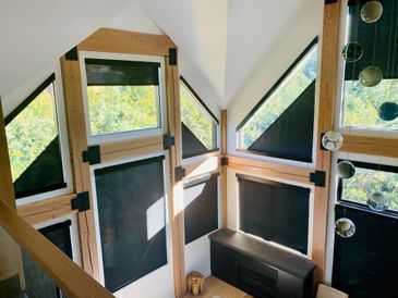Custom Motorized 
Angle Windows 