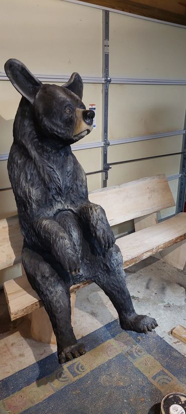 Bear bench chainsaw carving 
