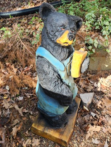 Bear chainsaw carving, carver Chris Gagnon