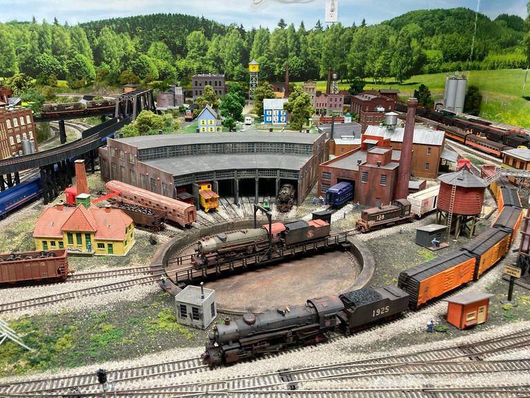 Custom Model Railroad Layout Builders Layouts by Cardiff