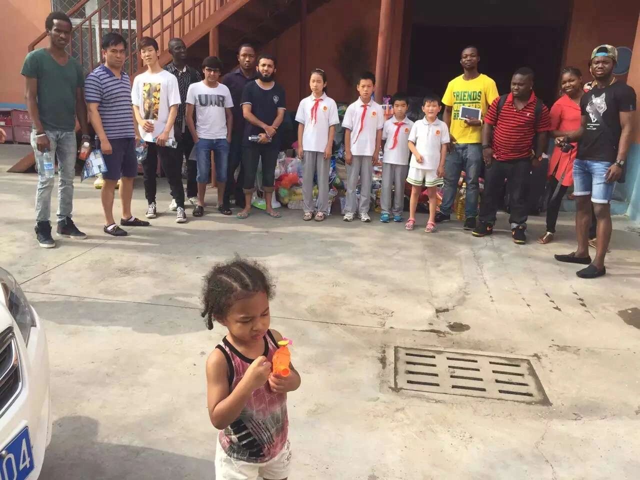 Prince Heping Yang, Queen Neneh Ada Yang & the rest of the Queennak Foundation team Donate to china