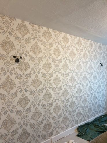 Cream Dimond wall paper traditional 
