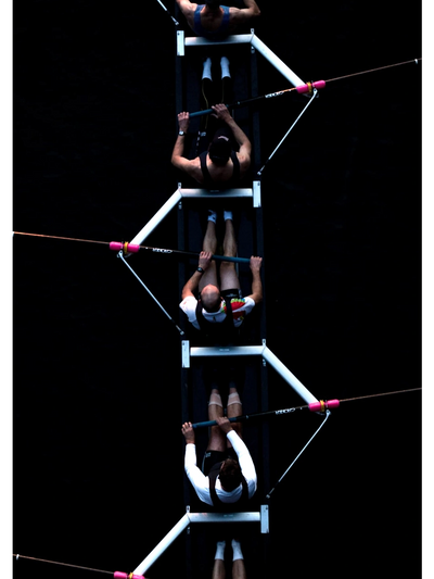 Picture of rowers showing teamwork 