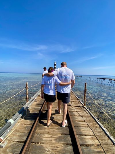 Christof und Darja am Steg
