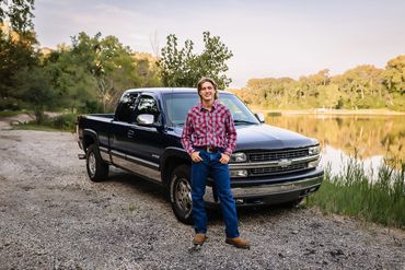 Shannon Rose Photographer Cary Crystal Lake Algonquin IL Senior Portrait Natural Light Photographer