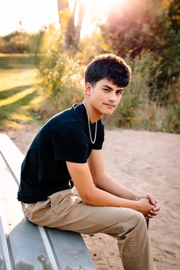 Shannon Rose Photographer Cary Crystal Lake Algonquin IL Senior Portrait Natural Light Photographer