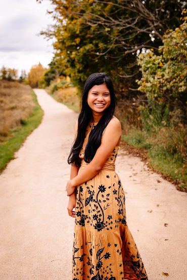 Shannon Rose Photographer Cary Crystal Lake Algonquin IL Senior Portrait Natural Light Photographer