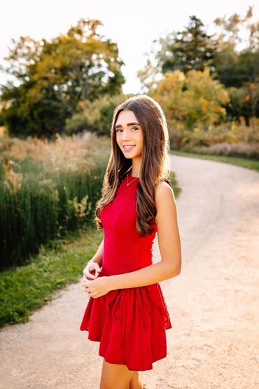 Shannon Rose Photographer Cary Crystal Lake Algonquin IL Senior Portrait Natural Light Photographer