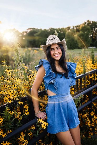 Shannon Rose Photographer Cary Crystal Lake Algonquin IL Senior Portrait Natural Light Photographer