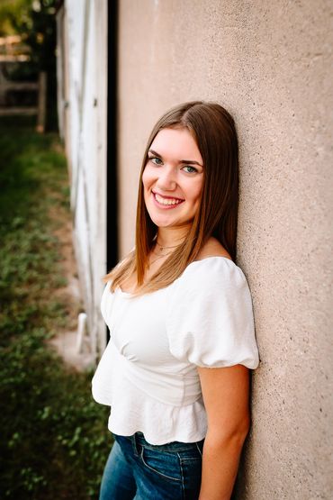 Shannon Rose Photographer Cary Crystal Lake Algonquin IL Senior Portrait Natural Light Photographer