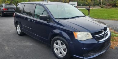 2014 Dodge Grand Caravan for sale cheap at lux car sales & rentals 1040 Dundee Ave EAST DUNDEE 60118