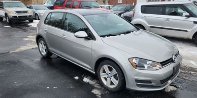 2017 VOLKSWAGEN GTI TSI LOW DOWN PAYMENT lux car sales & rental 1040 Dundee Ave East Dundee il 