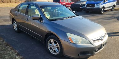 2007 Honda Accord for sale at lux car sales buy here pay here 833-589-7253 East Dundee 1040 dundee 