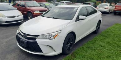 2017 Toyota Camry SE used car for sales near elgin in East Dundee il 1040 Dundee Ave 833-589-7253 bu