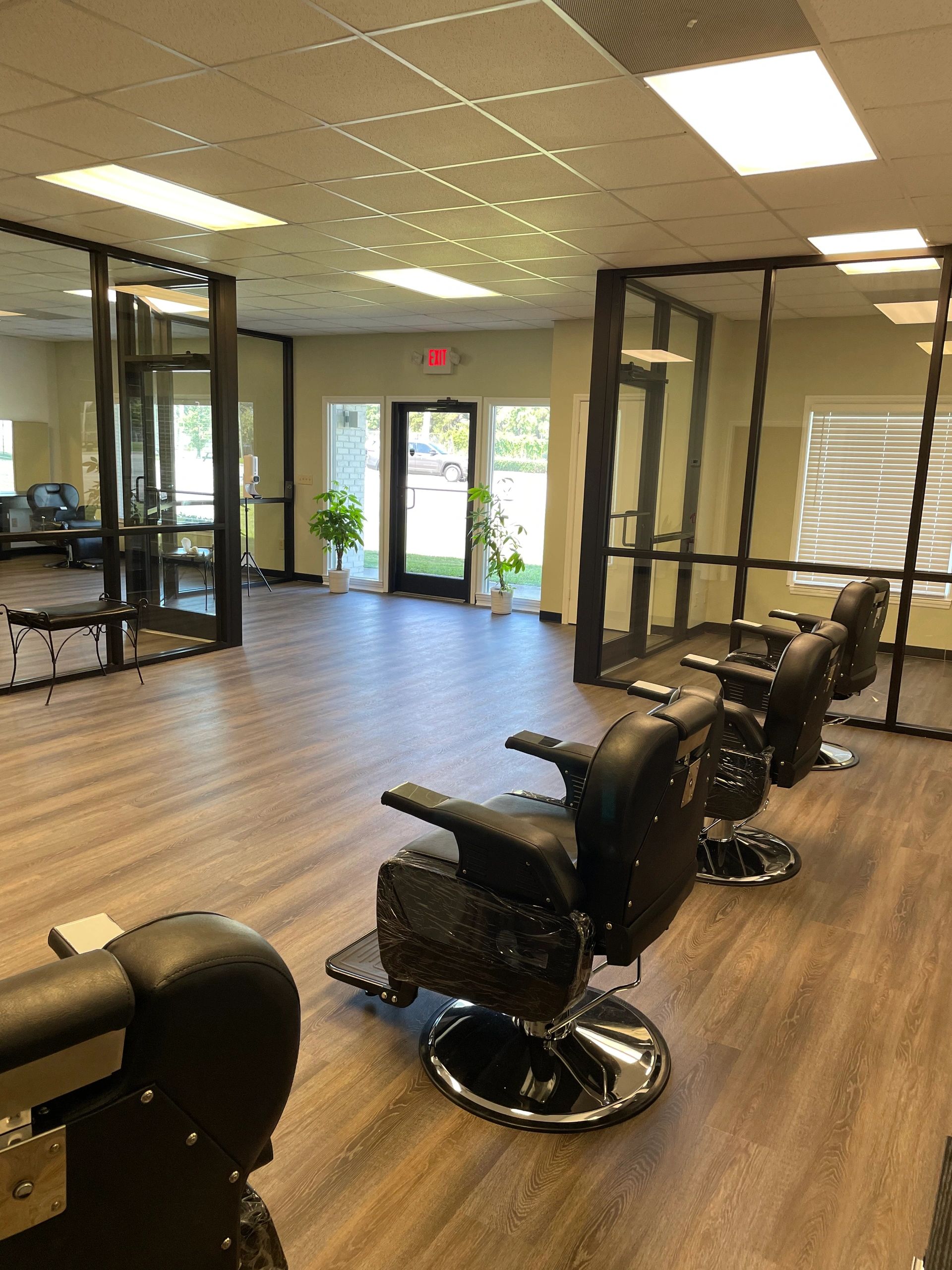 RichLee Groomed Booth Rental, Hair Salon and Stylist, Barbers