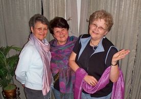 Here we are modeling the beautiful shawls that Lesly brought us from one of her trips to the Middle 